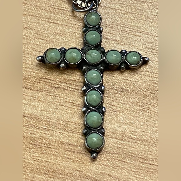 Vintage turquoise cross pendant from Mexico on a thick Italian silver box chain - Picture 9 of 9